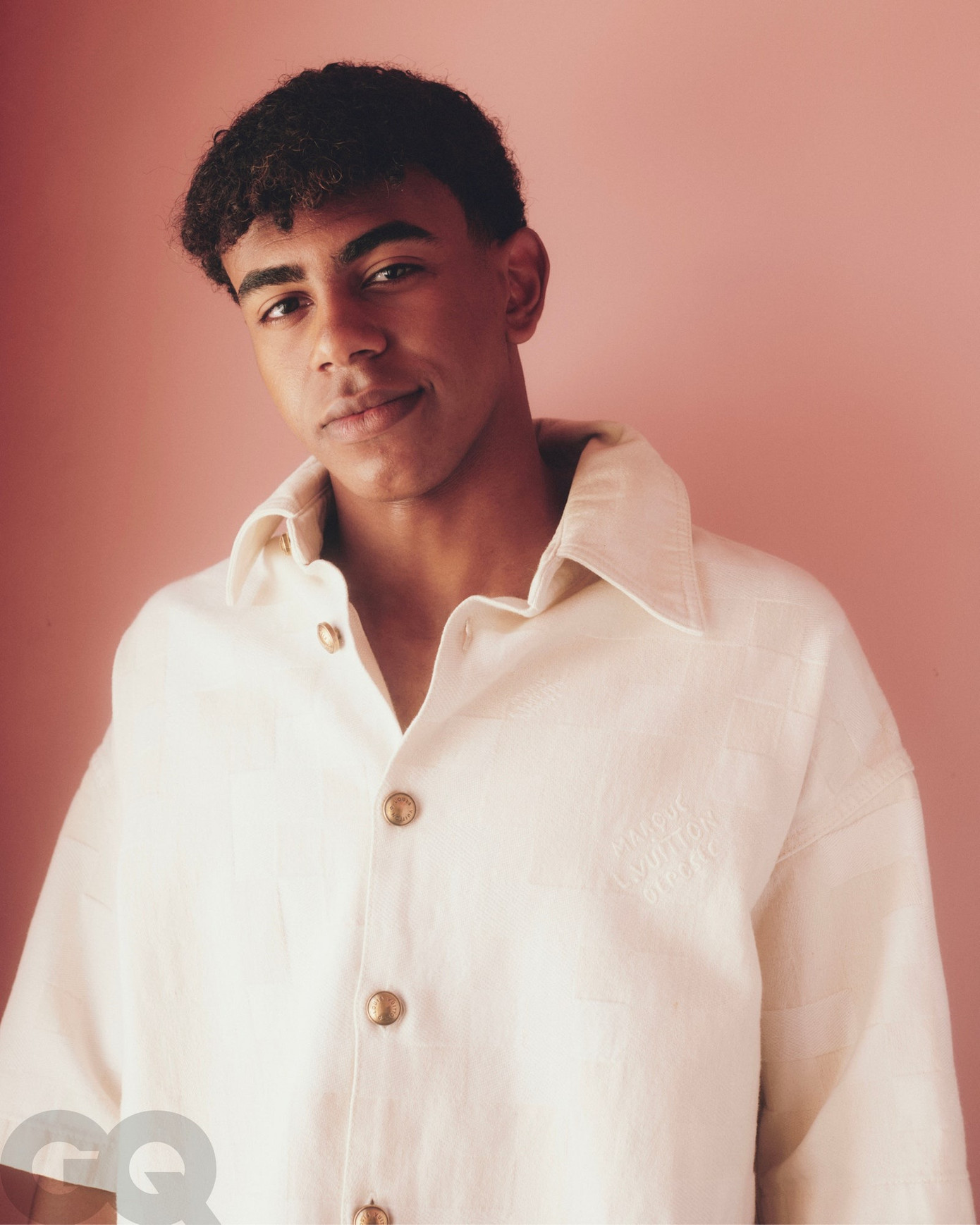 Trùng hợp, Yamal cũng thuận chân trái và đá cánh phải như thời Messi khởi đầu sự nghiệp. Yamal hiện mang số áo 19 giống Messi giai đoạn từ mùa 2005/06-2007/08 tại Barcelona. Trùng hợp, Yamal cũng thuận chân trái và đá cánh phải như thời Messi khởi đầu sự nghiệp. Yamal hiện mang số áo 19 giống Messi giai đoạn từ mùa 2005/06-2007/08 tại Barcelona.