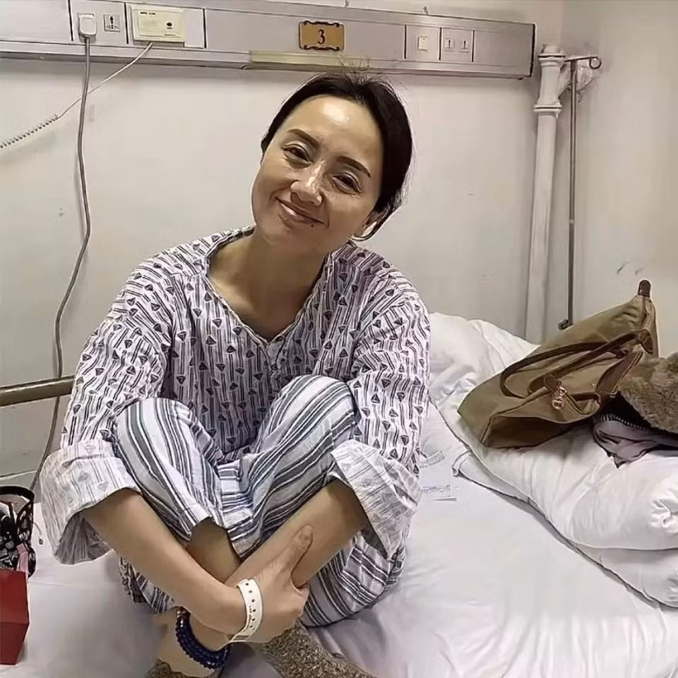 Ảnh Chu Viên Viên nằm viện.