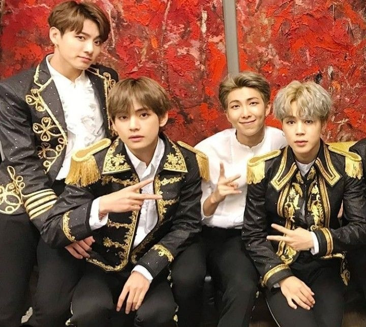 Từ trái sang, Jungkook, V, RM và Jimin dự định nhập ngũ vào tháng 12.