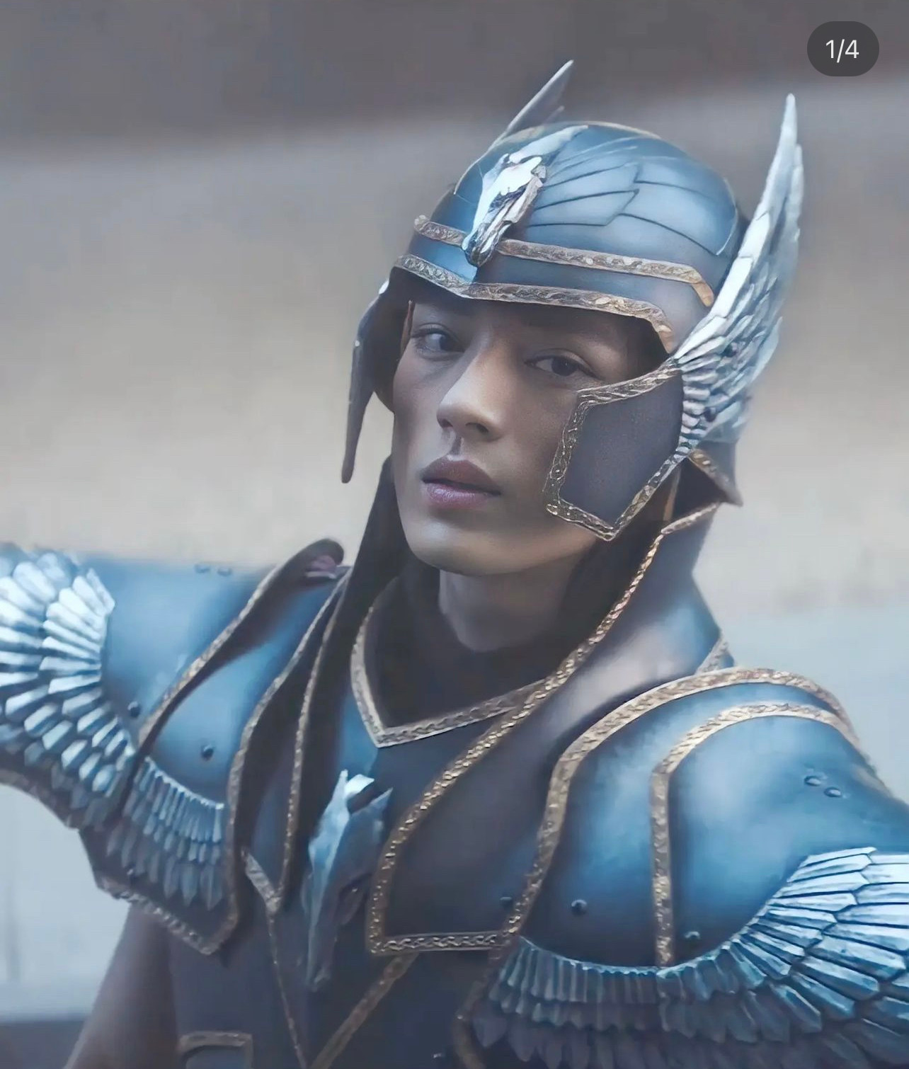 Đầu năm 2023, cả showbiz Nhật dậy sóng trước thông báo lấy vợ cùng lúc của hai anh em Mackenyu. Vợ của Mackenyu là cựu diễn viên Okamoto Natsuki sinh năm 1989, hơn chồng 7 tuổi. Cả hai lần đầu gặp gỡ năm 2017 khi Natsuki có mặt tại buổi chụp hình cùng với chồng là nhà tạo mẫu thời trang. Họ có cuộc trò chuyện xã giao nhưng để lại ấn tượng mạnh cho đối phương.