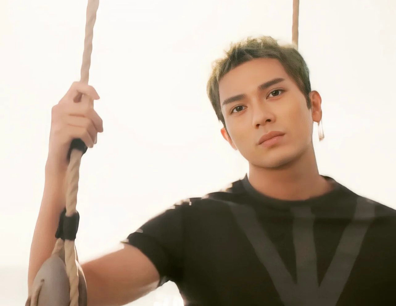 Mặc dù Knights of the Zodiac (2023) do Hollywood đầu tư một lần nữa phá hỏng cốt truyện chuyển thể từ manga kinh điển Saint Seiya nhưng mọi chuyện đổi chiều khi One Piece live-action công chiếu, vai Zoro của Mackenyu nhận mưa lời khen, gây sốt toàn cầu những ngày gần đây.