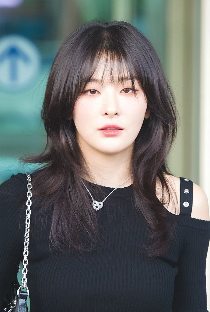 Seulgi bị fan cuồng đe dọa, cấm hẹn hò.
