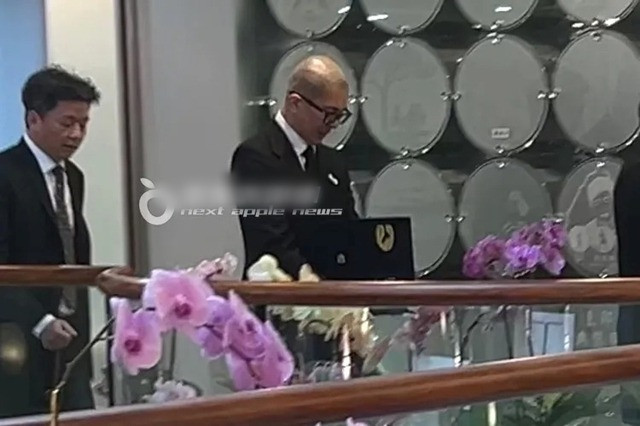 Những hình ảnh hiếm hoi trong lễ chôn cất Từ Hy Viên. Ảnh: Next Apple. Những hình ảnh hiếm hoi trong lễ chôn cất Từ Hy Viên. Ảnh: Next Apple.