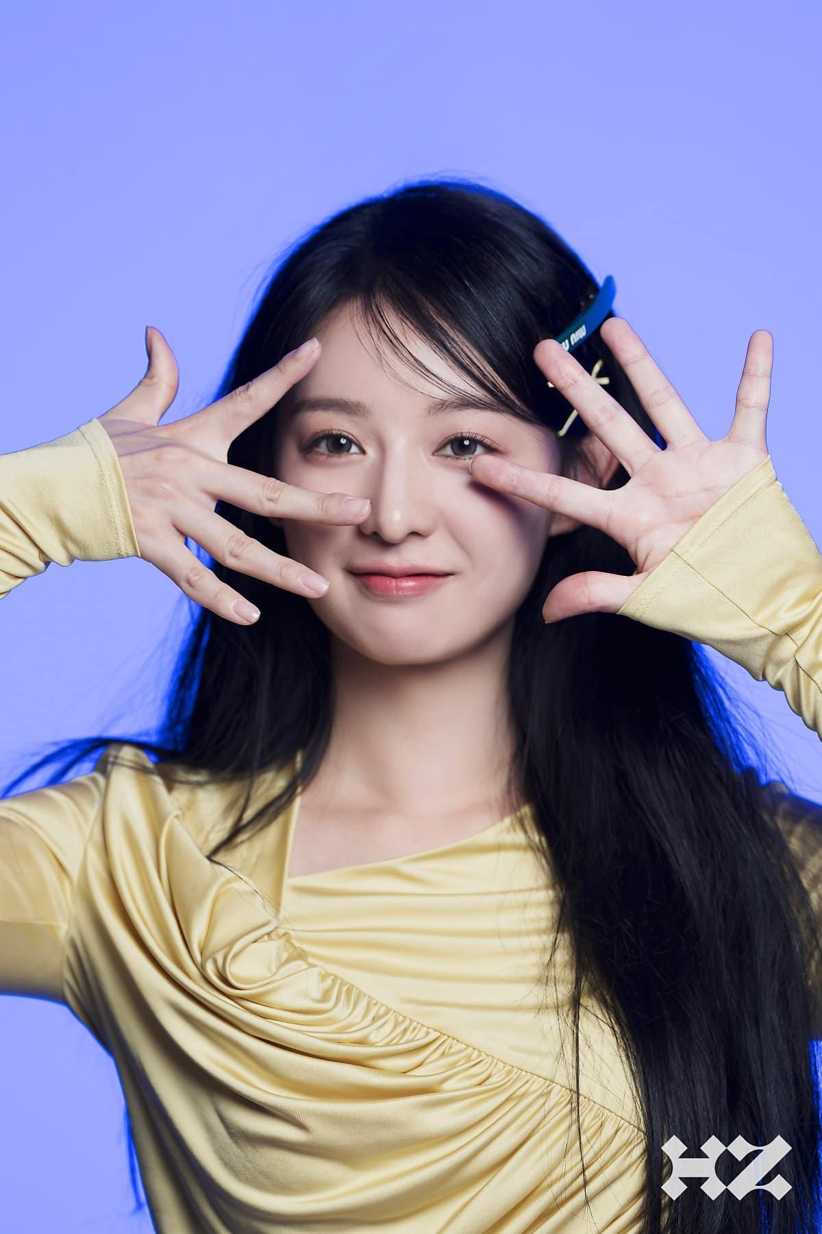 Diễn viên nói cô là người hướng nội, chỉ thích đi hát karaoke một mình. “Hát được 1-2 bài tôi đã mệt và ngồi nhìn thẫn thờ lên trần nhà” – mỹ nhân sinh năm 1992 chia sẻ. Diễn viên nói cô là người hướng nội, chỉ thích đi hát karaoke một mình. “Hát được 1-2 bài tôi đã mệt và ngồi nhìn thẫn thờ lên trần nhà” – mỹ nhân sinh năm 1992 chia sẻ.