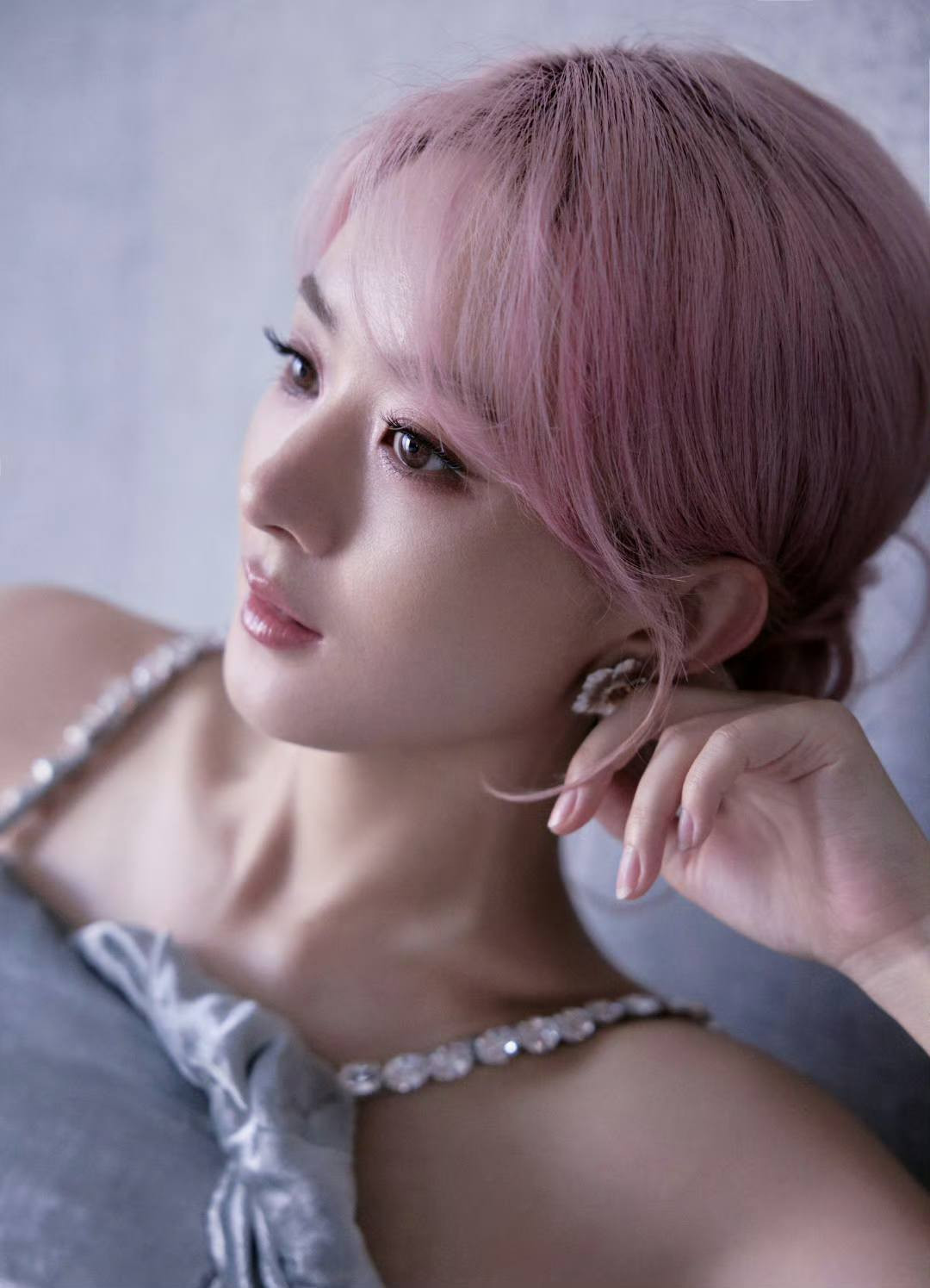 Triệu Lệ Dĩnh dần mất điểm vì phát ngôn tranh cãi.