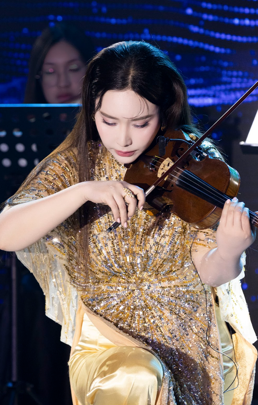 Jmi Ko trong showcase cá nhân tại Việt Nam. Jmi Ko trong showcase cá nhân tại Việt Nam.