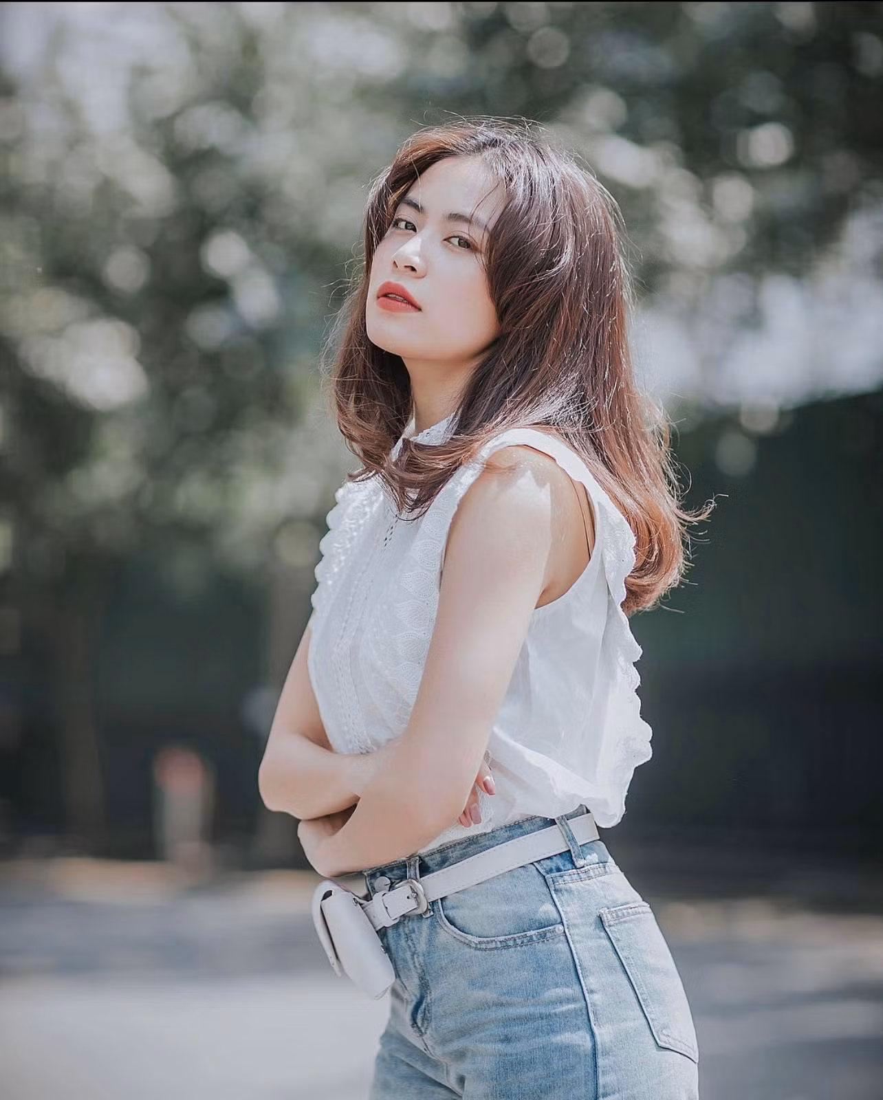 Theo chuyên gia, im lặng trước lùm xùm tác dụng ngược, gây hại cho nghệ sĩ.