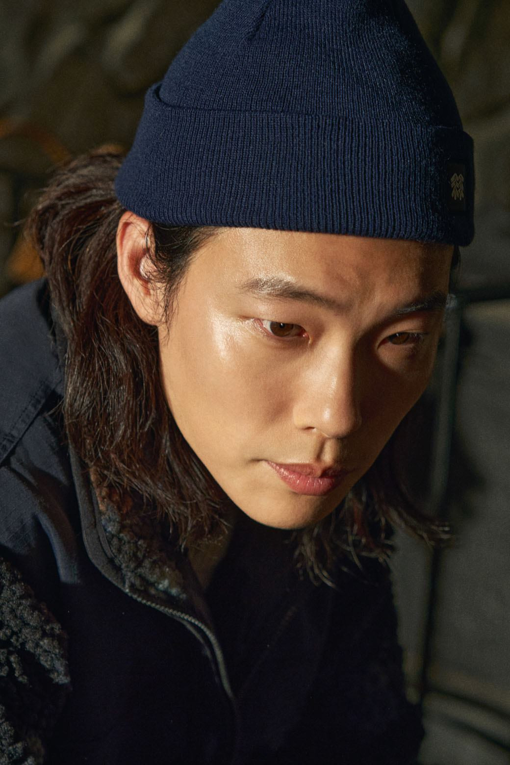 Nam diễn viên có khuôn mặt “xấu lạ” được coi là bảo chứng phòng vé bởi những tác phẩm anh tham gia đều có doanh thu cao, chẳng hạn The King (2017), Believer (2018)… A Taxi Driver thậm chí là bộ phim có doanh thu cao nhất năm 2017 của điện ảnh xứ Kim chi với doanh thu 90,13 triệu USD. Vai thần y mù phim Dạ điểu giúp Ryu Jun Yeol thắng giải Nam diễn viên chính xuất sắc nhất mảng điện ảnh tại Baeksang 2023. Nam diễn viên có khuôn mặt “xấu lạ” được coi là bảo chứng phòng vé bởi những tác phẩm anh tham gia đều có doanh thu cao, chẳng hạn The King (2017), Believer (2018)… A Taxi Driver thậm chí là bộ phim có doanh thu cao nhất năm 2017 của điện ảnh xứ Kim chi với doanh thu 90,13 triệu USD. Vai thần y mù phim Dạ điểu giúp Ryu Jun Yeol thắng giải Nam diễn viên chính xuất sắc nhất mảng điện ảnh tại Baeksang 2023.