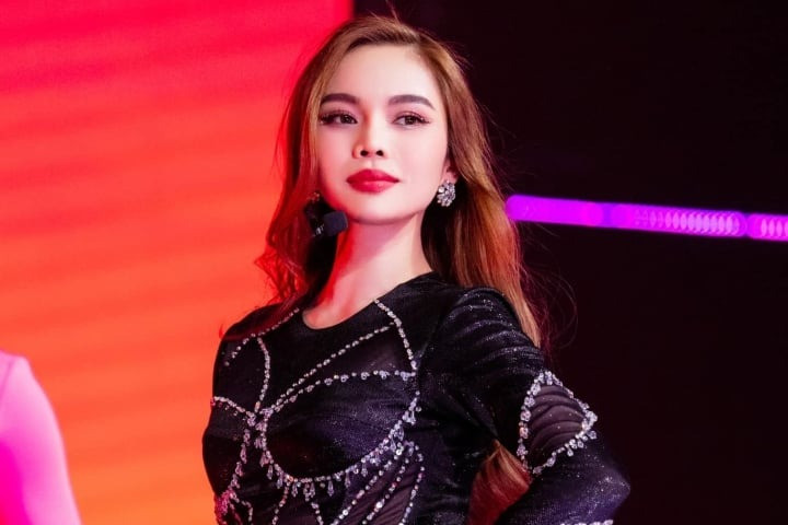 Yến Trang (trái) và Giang Hồng Ngọc được khán giả đánh giá cao về kỹ năng nhưng đều sớm ra về. Yến Trang (trái) và Giang Hồng Ngọc được khán giả đánh giá cao về kỹ năng nhưng đều sớm ra về.