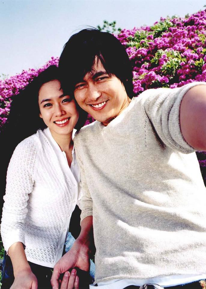 Gia nhập giới giải trí với vai trò người mẫu, diễn viên sinh năm 1973 nổi bật với chiều cao 1,86 m, gương mặt điển trai sắc nét, nam tính. Mới bước chân vào nghề, Jung Woo Sung đã hút các nhãn hàng mời gọi và chuyển dần sang con đường điện ảnh. Nhiều đồng nghiệp như Son Ye Jin, Han Hyo Joo, Choi Siwon… từng bày tỏ sự ngưỡng mộ, coi anh là mẫu hình lý tưởng.