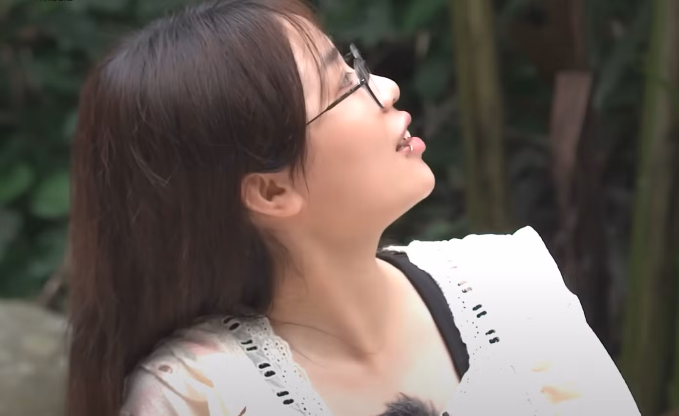 Misthy nói Lâm Vỹ Dạ "ăn thùng uống vại". Misthy nói Lâm Vỹ Dạ "ăn thùng uống vại".