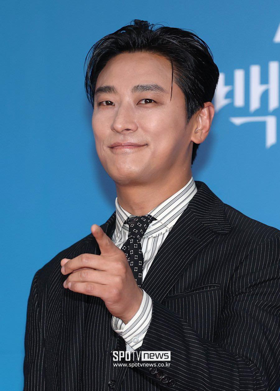 Nhiều tác phẩm đáng chú ý khác như Trauma Center, The Matchmakers, Good Partner và The Intimate Traitor cũng có sự tham gia đầy đủ của các đạo diễn, nhà sản xuất và diễn viên.