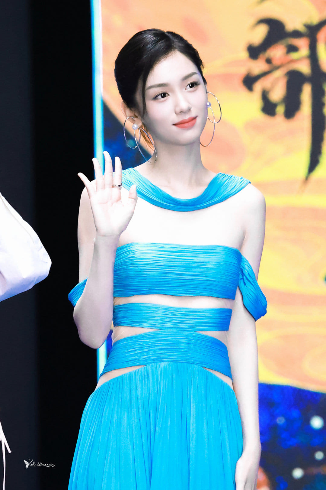 Tạo hình Châu Dã tại đêm hội điện ảnh Douyin tối 14/6. Ảnh: Weibo.