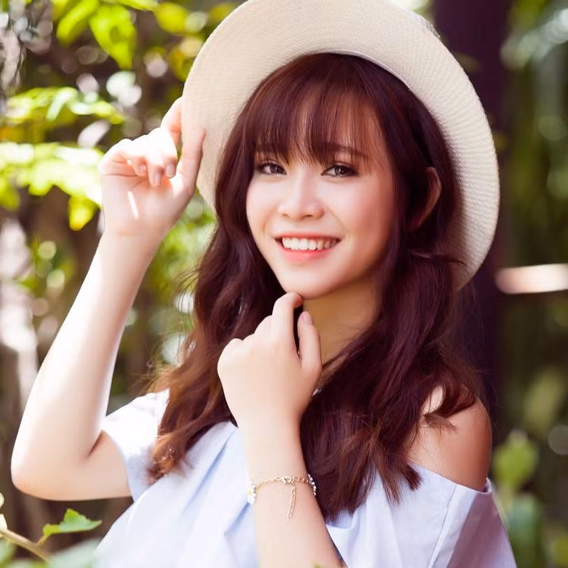 Bảo Uyên thay đổi phong cách, ra nhiều nhạc song vẫn chìm nghỉm.