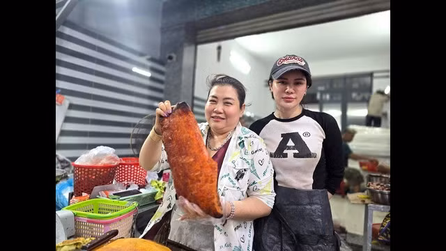 Bà Mai cho biết chỉ giao hàng nếu khách chuyển tiền Bà Mai cho biết chỉ giao hàng nếu khách chuyển tiền
