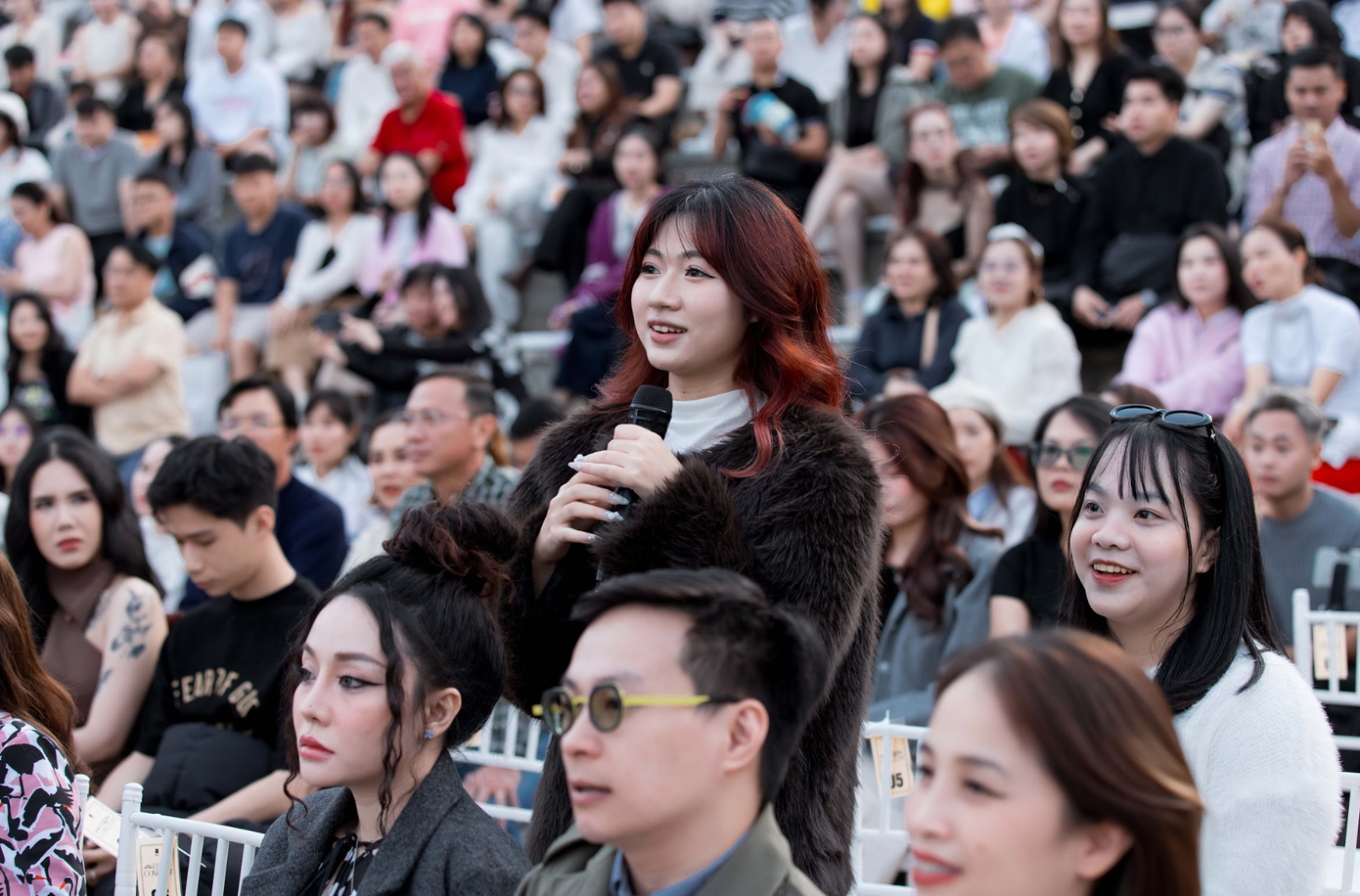 Lượng khán giả trong liveshow của Noo Phước Thịnh tại Đà Lạt. Nam ca sĩ vẫn giữ được sức hút sau nhiều năm làm nghề.