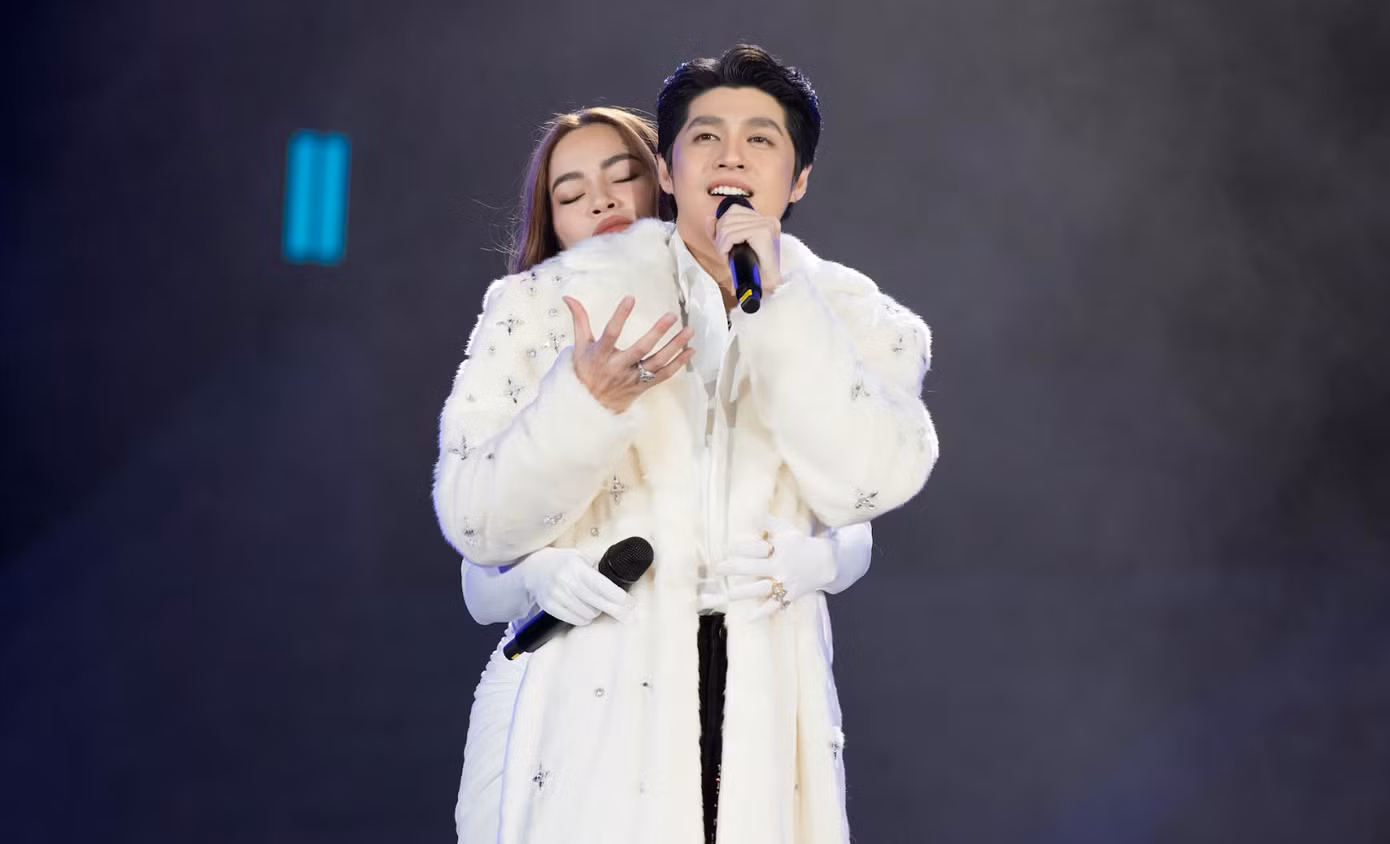 Hồ Ngọc Hà và Noo Phước Thịnh gây bất ngờ khi diễn hai ca khúc hit show Anh trai say hi là Tình đầu quá chén - Catch me if you can. Hồ Ngọc Hà và Noo Phước Thịnh gây bất ngờ khi diễn hai ca khúc hit show Anh trai say hi là Tình đầu quá chén - Catch me if you can.