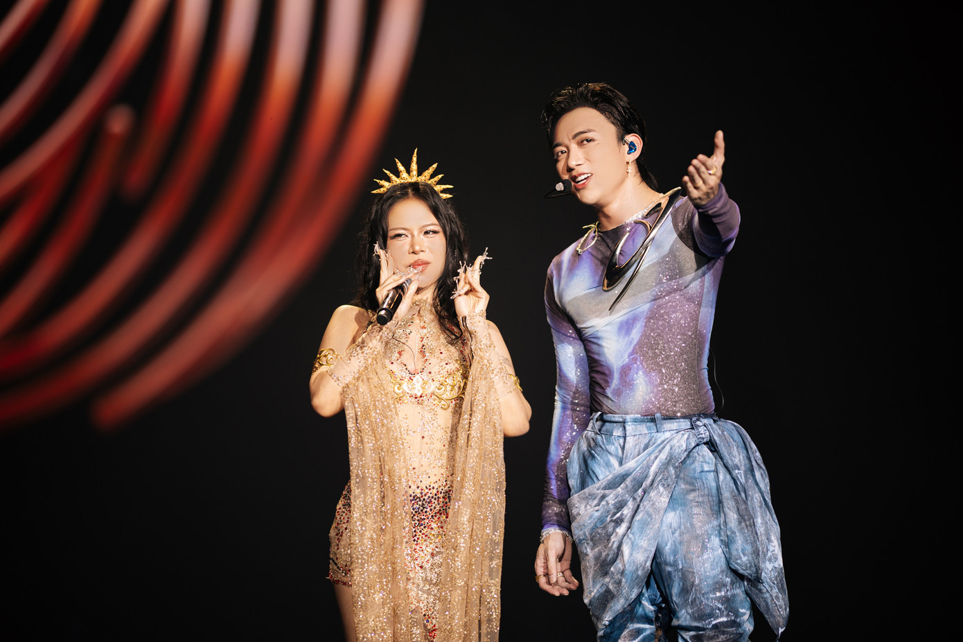 Rhymastic, tlinh, Binz là những khách mời biểu diễn cùng Soobin trong concert đầu tiên của sự nghiệp.