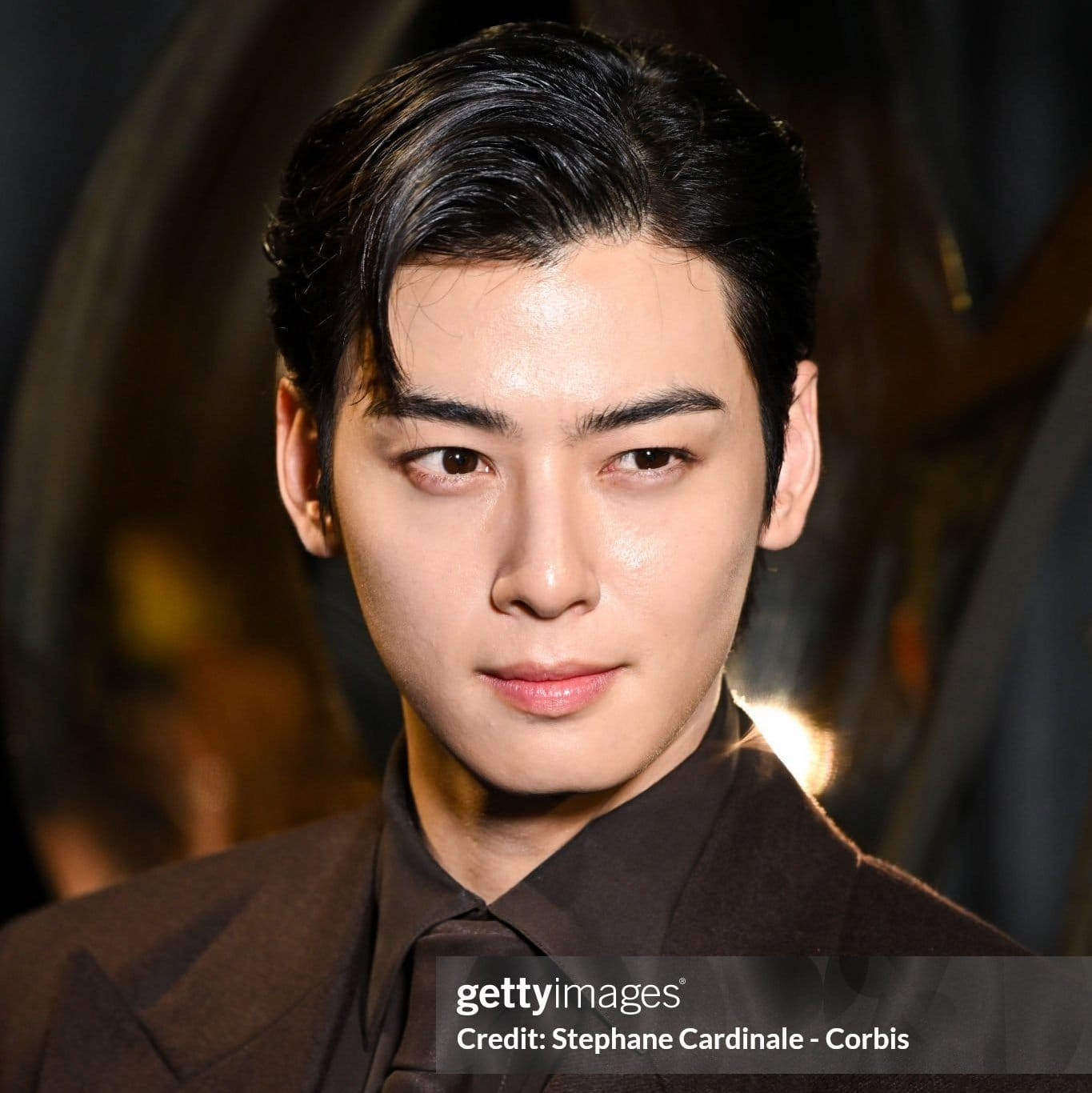 Một đại diện khác của Hàn Quốc là diễn viên, ca sĩ Cha Eun Woo lần đầu tham dự fashion week với vai trò là Đại sứ mới của Saint Laurent. Nam nghệ sĩ 27 tuổi chọn trang phục lịch lãm, cổ điển. Ảnh: Getty. Một đại diện khác của Hàn Quốc là diễn viên, ca sĩ Cha Eun Woo lần đầu tham dự fashion week với vai trò là Đại sứ mới của Saint Laurent. Nam nghệ sĩ 27 tuổi chọn trang phục lịch lãm, cổ điển. Ảnh: Getty.