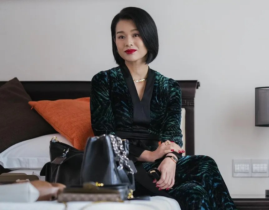 Tôn Lệ và Hồ Hạnh Nhi (phải) trong Cuộc đời tươi đẹp. Tôn Lệ và Hồ Hạnh Nhi (phải) trong Cuộc đời tươi đẹp.