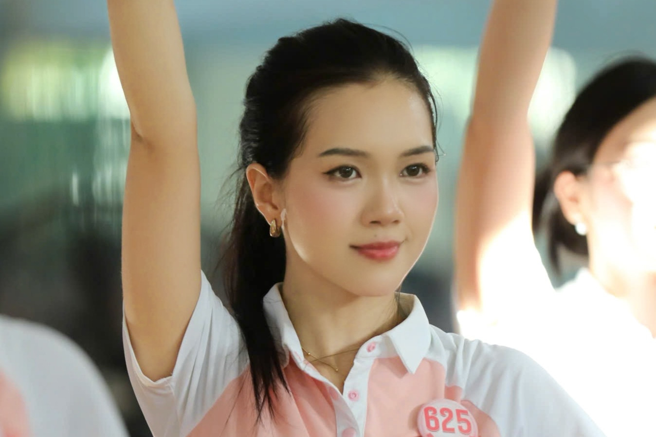 Sau quá trình tập luyện và buổi chấm mặt mộc, thí sinh Nguyễn Hoàng Mỹ Vân có nhiều cảm xúc đan xen, hồi hộp cho đến tự hào. “Việc xuất hiện với mặt mộc giúp tôi nhìn lại hành trình phát triển từ bên trong, khi không còn lớp trang điểm nào, thứ còn lại chính là thần thái, năng lượng và sự tự tin thật sự. Tôi biết ơn vì được đồng hành cùng những người bạn tài năng và được tiếp tục học hỏi để hoàn thiện mình mỗi ngày”.