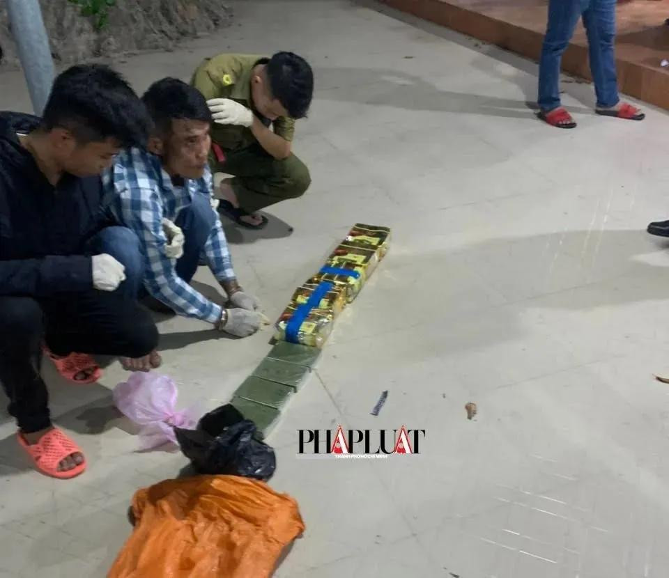 Lực lượng chức năng thu giữ nhiều gói ma tuý, heroin trong vụ án. Ảnh: CTV