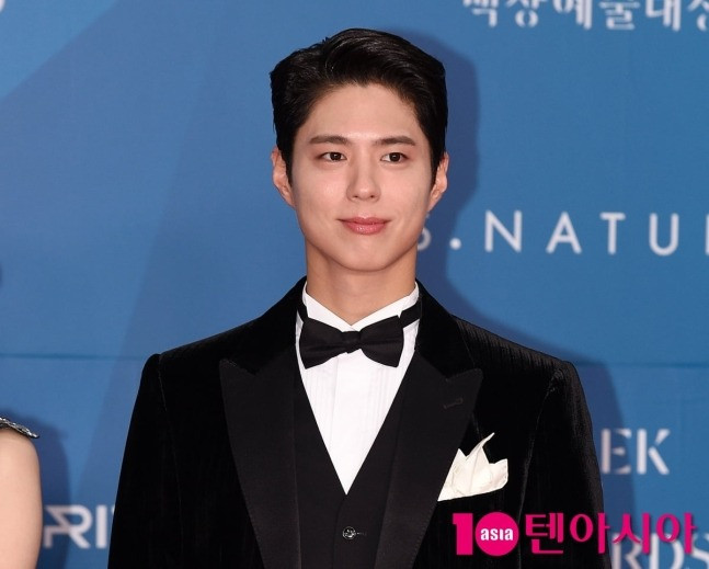 Nam diễn viên Park Bo Gum gây ấn tượng mạnh khi đóng Khi cuộc đời cho bạn quả quýt.