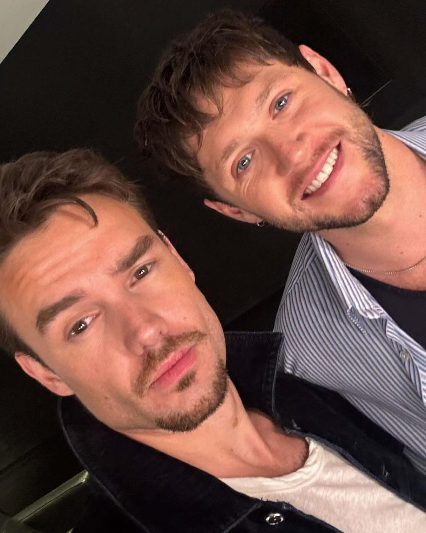 Trước khi qua đời, Payne đến đêm nhạc cổ vũ Niall Horan, hàn gắn mối quan hệ. Trước khi qua đời, Payne đến đêm nhạc cổ vũ Niall Horan, hàn gắn mối quan hệ.