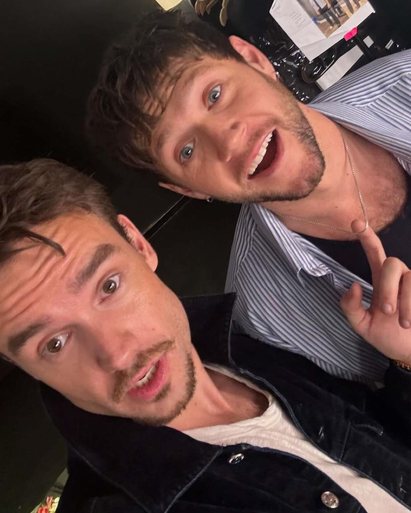 Trước khi qua đời, Payne đến đêm nhạc cổ vũ Niall Horan, hàn gắn mối quan hệ. Trước khi qua đời, Payne đến đêm nhạc cổ vũ Niall Horan, hàn gắn mối quan hệ.