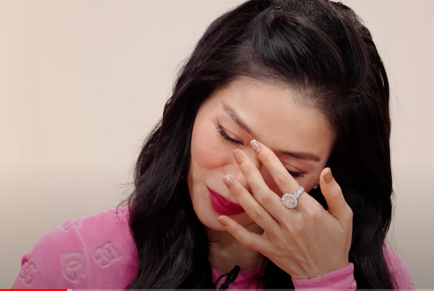 Lệ Quyên xúc động trước nhận xét của Diệp Lâm Anh về mình. Lệ Quyên xúc động trước nhận xét của Diệp Lâm Anh về mình.