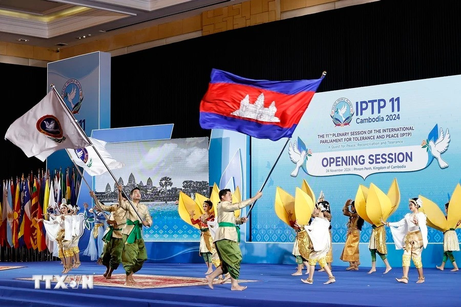 Màn biểu diễn nghệ thuật chào mừng tại lễ khai mạc hội nghị. (Ảnh: Doãn Tấn/TTXVN).