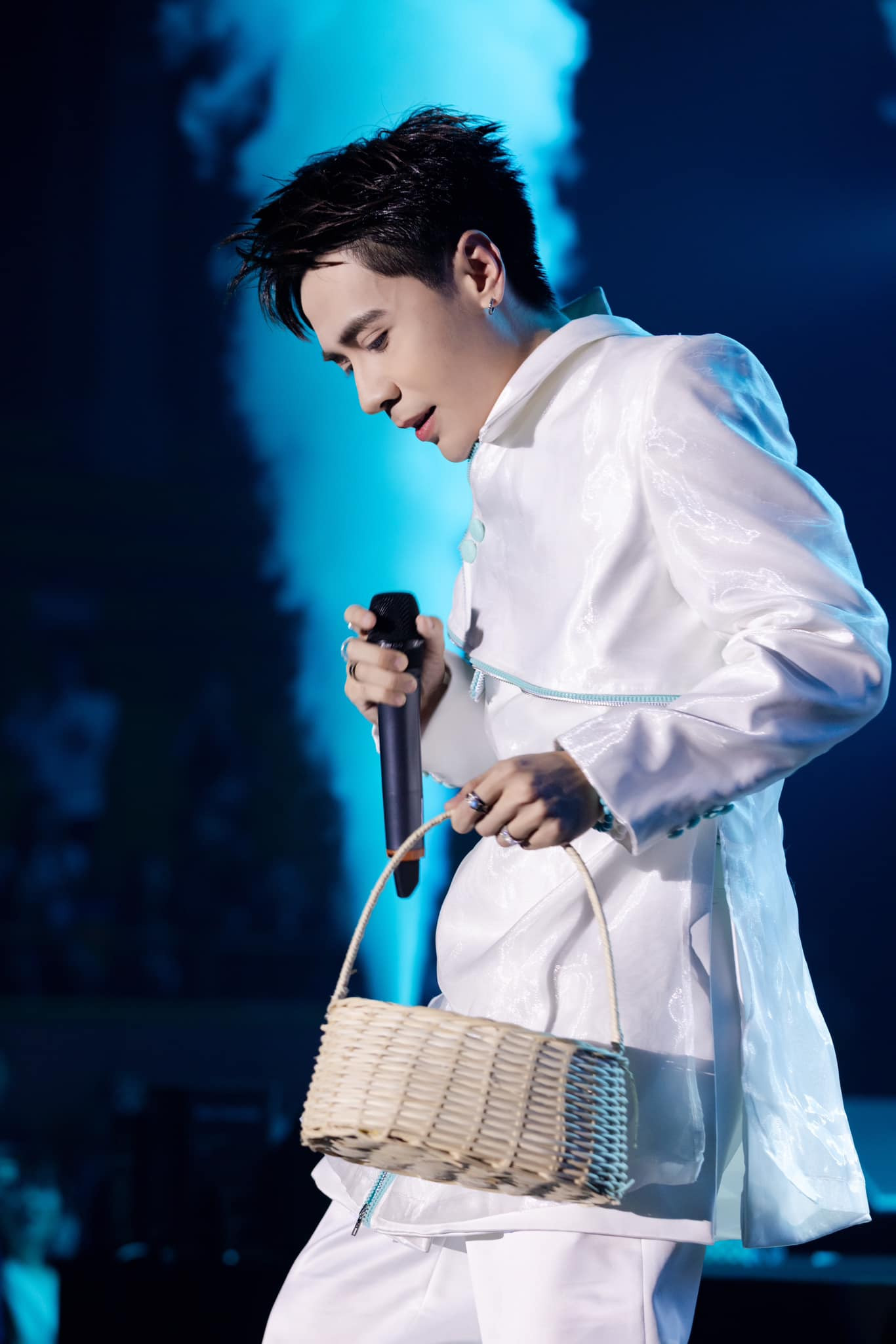 Cát-xê của các nam nghệ sĩ tham gia hai game show Anh trai hầu hết đều tăng mạnh.