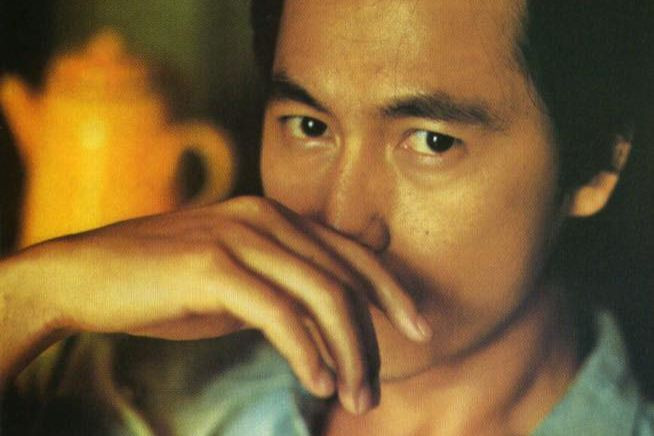 Tác phẩm đầu tay của anh là Chuyện tình hồ ly (The fox with nine tails) năm 1994, tiếp đến là Những tay đua kiệt xuất (The dream racers), Beat (Nhịp đập) năm 1997, Hoa cúc dại, City of the rising sun, Born to Kill, Shanghai grand, The restless, The King… Bên cạnh đó nam diễn viên sở hữu gia tài giải thưởng đồ sộ, là nghệ sĩ hàng đầu của showbiz Hàn suốt ba thập kỷ qua.