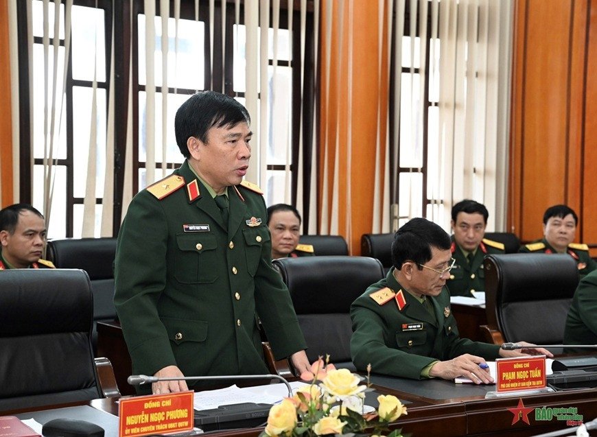 Các đại biểu đóng góp ý kiến tại kỳ họp. Các đại biểu đóng góp ý kiến tại kỳ họp.