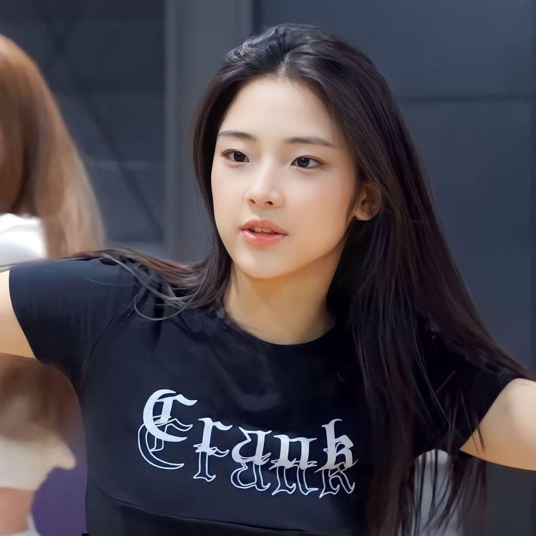 Người được đánh giá có kỹ năng tốt nhất của Baby Monter là Ruka, sinh năm 2002, quốc tịch Nhật Bản, đồng thời là chị cả của nhóm. Ruka đã có 5 năm thực tập và ra mắt ở độ tuổi 20, gây ấn tượng nhờ khả năng rap, nhảy, viết rap. Biên đạo của YG – Lee Jung – nhận xét so với thực tập sinh khác, Ruka có kinh nghiệm và sự hiểu biết sâu sắc về hip hop. Nhà sản xuất Big Tone ngợi khen nữ idol Nhật Bản có sắc thái hip hop tự nhiên trong tính cách của cô.