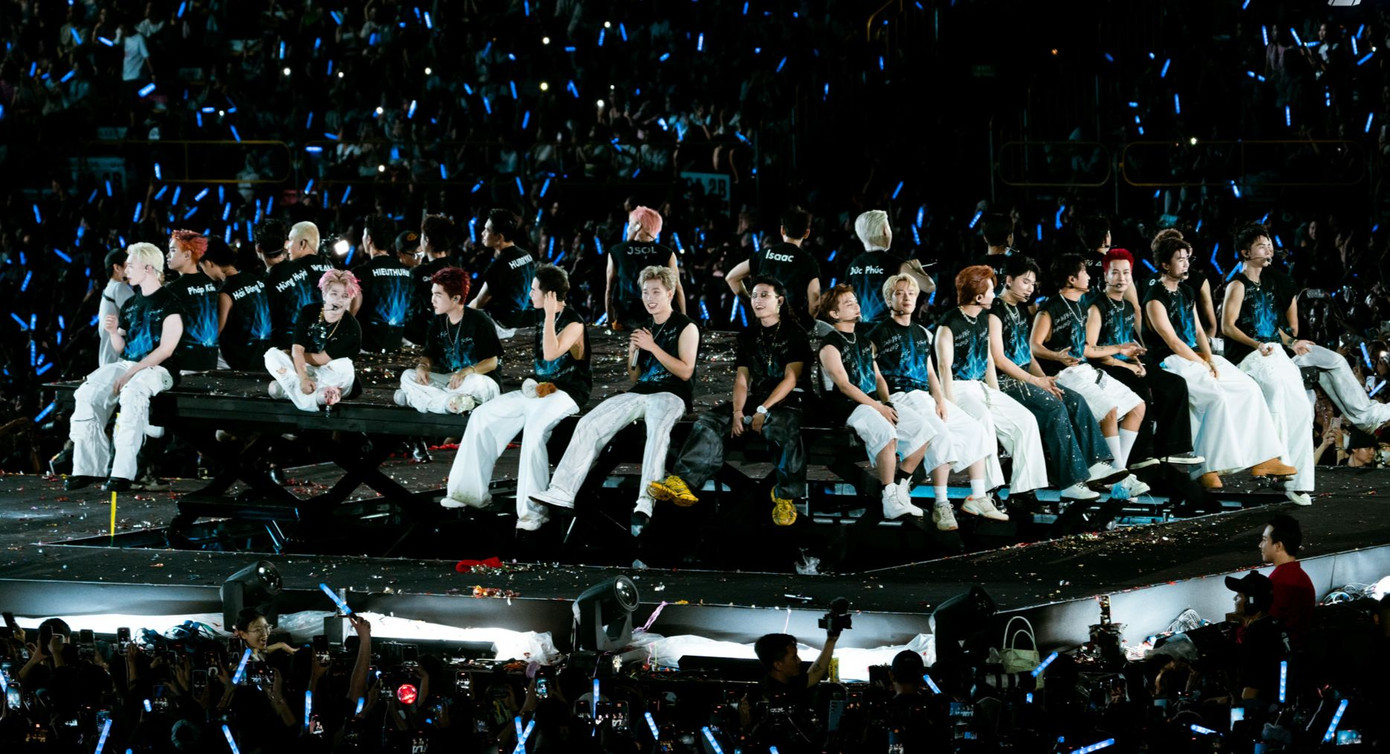 Anh trai say hi là game show ca nhạc có sự tham dự của 30 nghệ sĩ trẻ. Anh trai say hi là game show ca nhạc có sự tham dự của 30 nghệ sĩ trẻ.