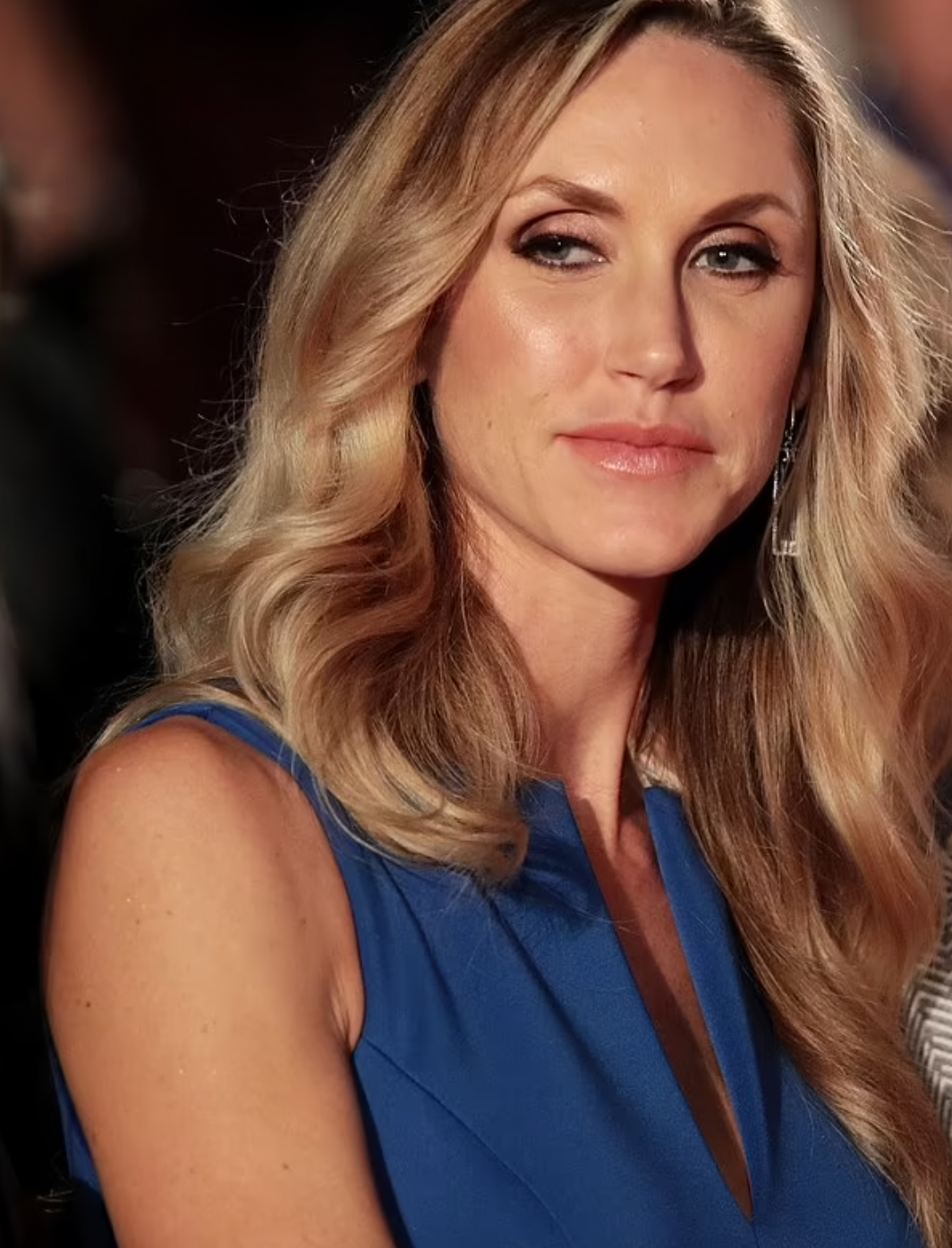 Ẩn ý trang phục nhà ông Trump trong lễ mừng chiến thắng ảnh 8 Ẩn ý trang phục nhà ông Trump trong lễ mừng chiến thắng ảnh 8