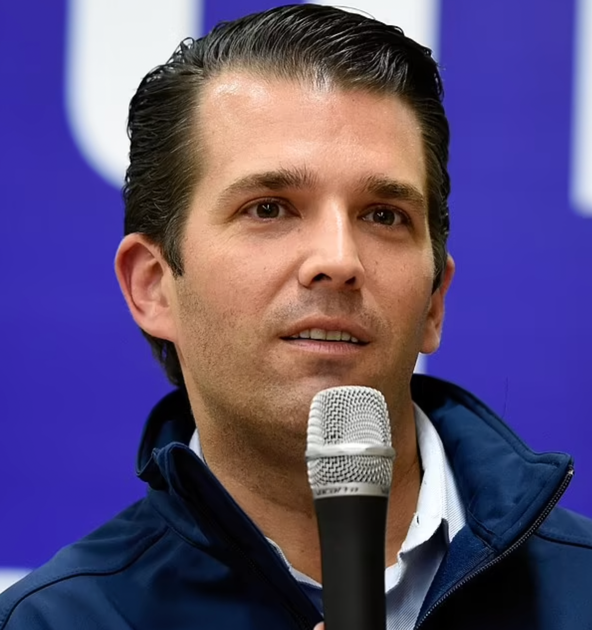 Ẩn ý trang phục nhà ông Trump trong lễ mừng chiến thắng ảnh 2 Ẩn ý trang phục nhà ông Trump trong lễ mừng chiến thắng ảnh 2