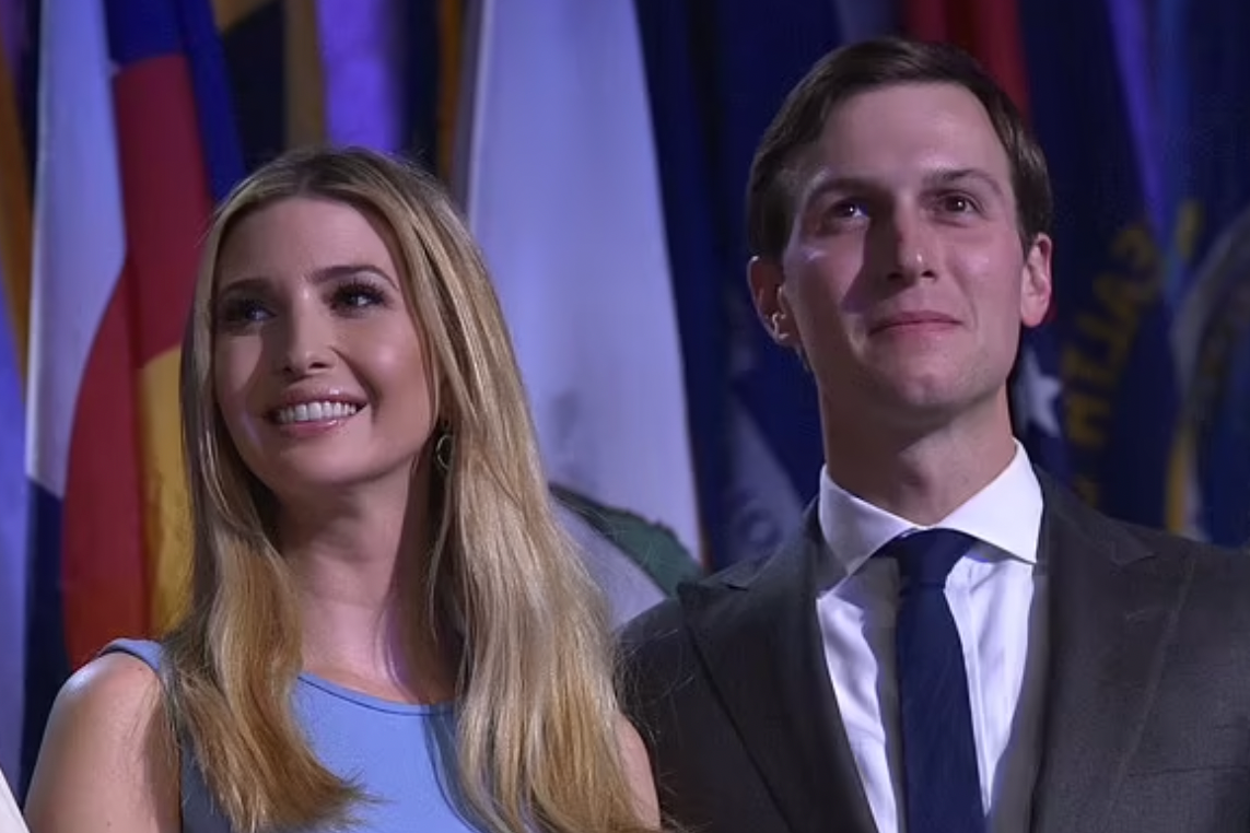 Ẩn ý trang phục nhà ông Trump trong lễ mừng chiến thắng ảnh 4 Ẩn ý trang phục nhà ông Trump trong lễ mừng chiến thắng ảnh 4