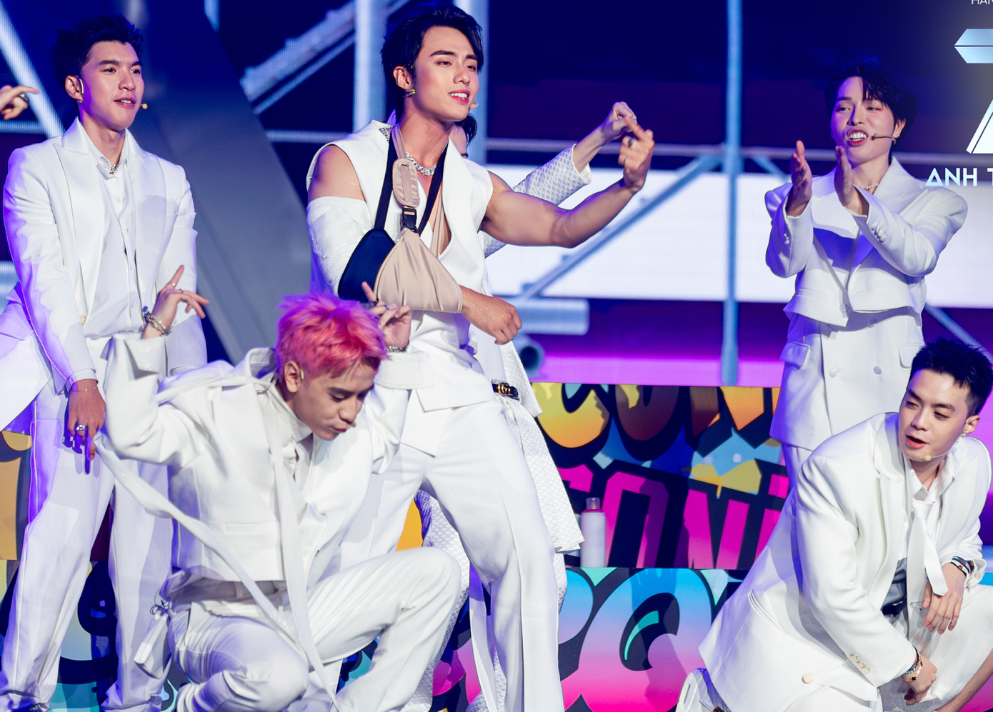 Sân khấu, góc quay là thế mạnh của show Anh trai say hi. Sân khấu, góc quay là thế mạnh của show Anh trai say hi.