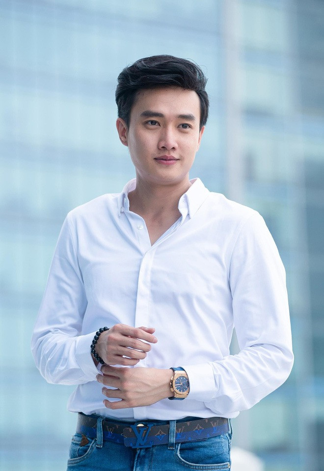 Quốc Trường nổi bật ở vai trò diễn viên, doanh nhân, trong khi Lâm Bảo Châu mờ nhạt với sự nghiệp showbiz. Quốc Trường nổi bật ở vai trò diễn viên, doanh nhân, trong khi Lâm Bảo Châu mờ nhạt với sự nghiệp showbiz.