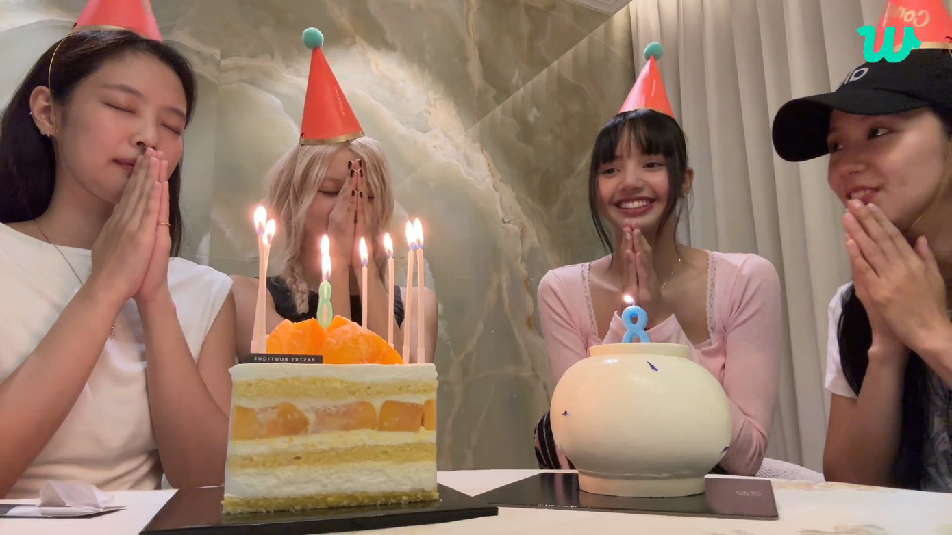 BlackPink gặp mặt đông đủ. BlackPink gặp mặt đông đủ.