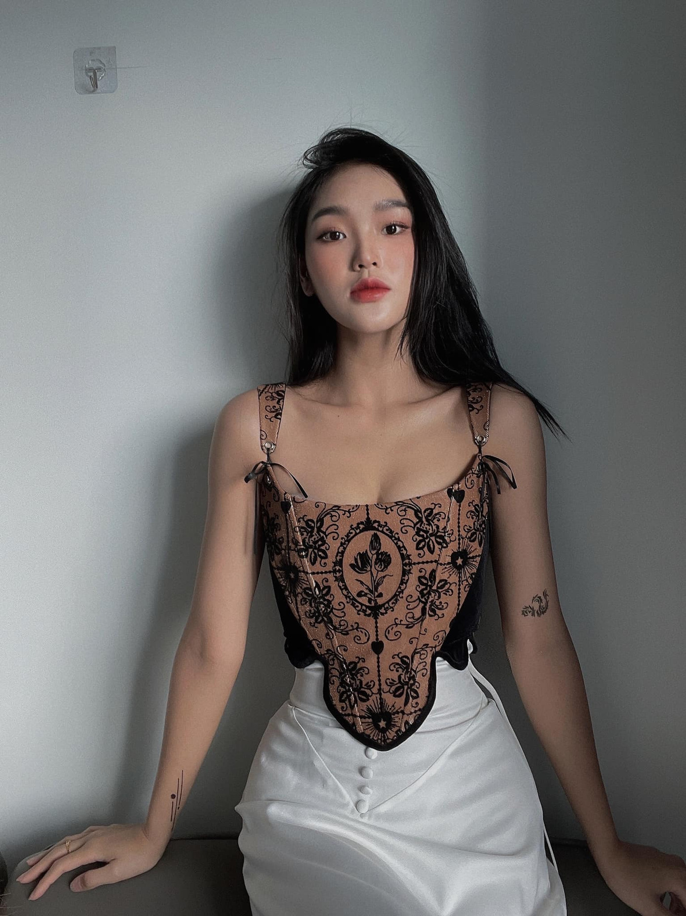 Những tập phim gần đây, nhân vật của Cù Thị Trà có nhiều cảnh "nóng" với bạn diễn B Trần. Cô chia sẻ những phân đoạn này thực hiện khá nhanh, không mất nhiều thời gian vì cả hai đã trao đổi kỹ. Những tập phim gần đây, nhân vật của Cù Thị Trà có nhiều cảnh "nóng" với bạn diễn B Trần. Cô chia sẻ những phân đoạn này thực hiện khá nhanh, không mất nhiều thời gian vì cả hai đã trao đổi kỹ.