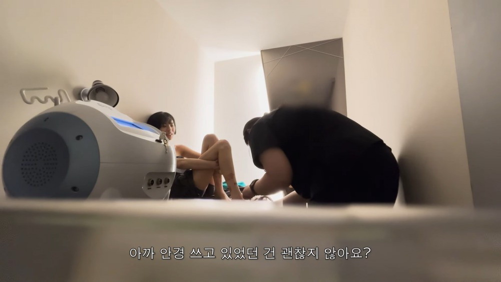 Nana đăng tải vlog đi xóa xăm. Ảnh: CMH. Nana đăng tải vlog đi xóa xăm. Ảnh: CMH.