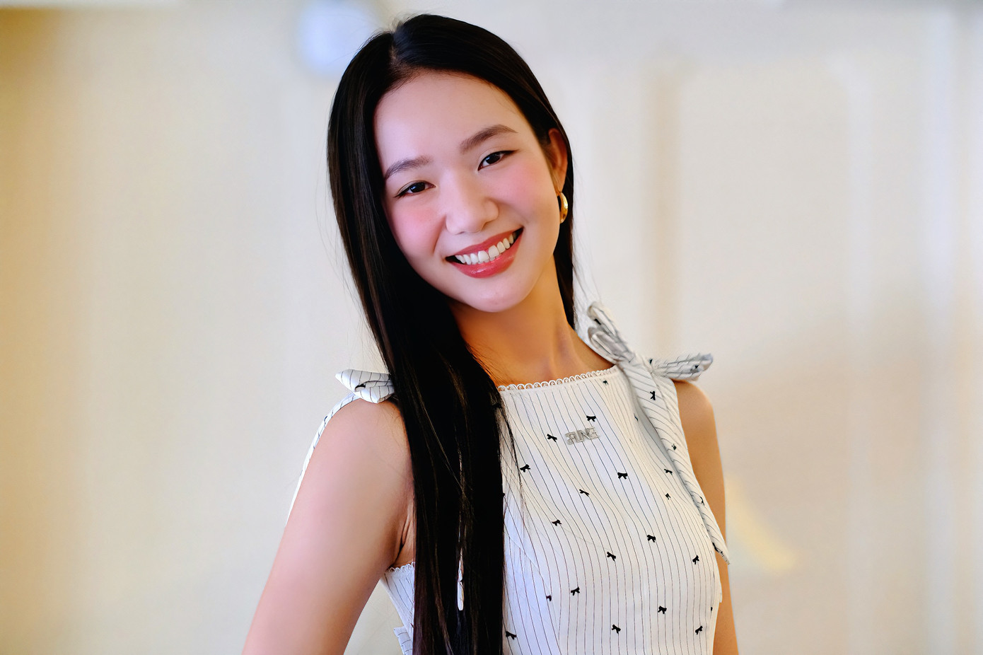 Là thí sinh chủ nhà, Nguyễn Phương Nhi háo hức chào đón các thí sinh đến từ nhiều tỉnh, thành đến với TP Huế để tham dự vòng chung kết. Một tháng qua, cô tích cực tập luyện thể thao rèn luyện vóc dáng, trau dồi các kỹ năng. Phương Nhi nói cô tập thêm môn boxing để rèn luyện sức bền, sự dẻo dai. "Tôi đã giảm được 1-2 kg. Sắp tới chúng tôi sẽ đo lại nhân trắc học nên tôi muốn mình có vóc dáng săn chắc và số đo ba vòng ưng ý nhất", cô nói.