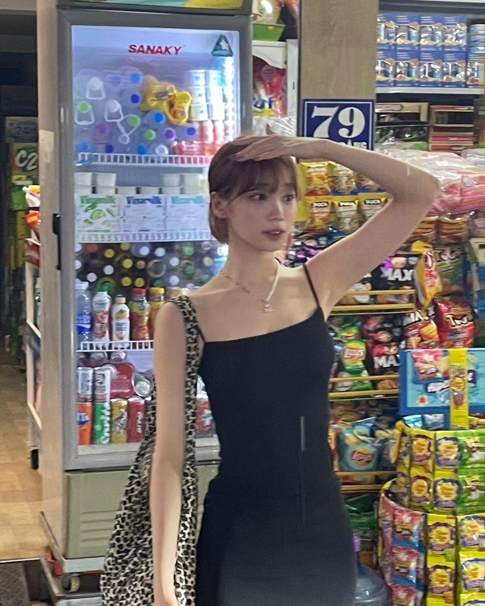 Sau khi IZ*ONE tan rã, Kim Chae Won có cơ hội ra mắt trong nhóm nhạc mới được tập đoàn chủ quản của BTS đầu tư. Hoạt động từ năm 2022, nhóm Le Sserafim có trong tay nhiều bản hit, Chae Won vẫn đảm nhận vai trò hát chính. Cô không còn duy trì hình tượng dễ thương mà thay đổi phong cách năng động, cá tính nhưng không kém phần gợi cảm.