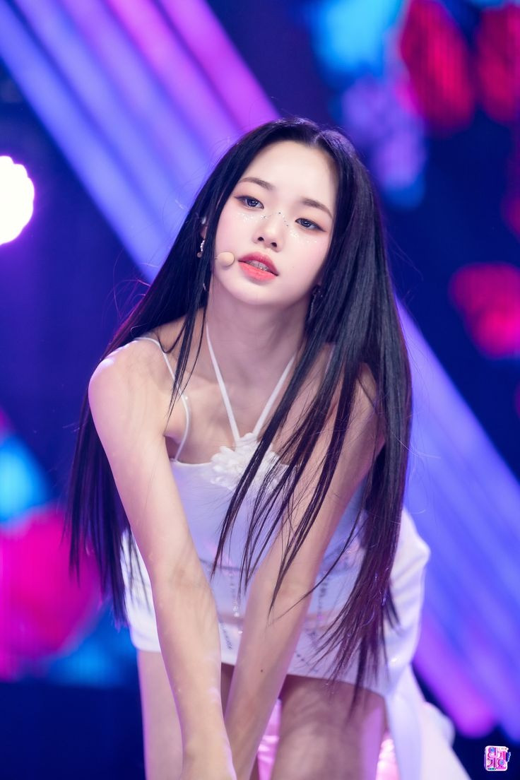 Nhiều thần tượng ra mắt ở độ tuổi 13, 14 trong những bốn năm trở lại đây.