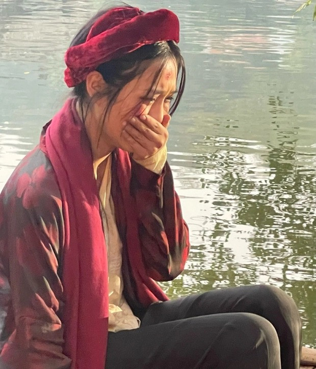 Diệu Thúy là nữ diễn viên đóng đào hát trong Đào, phở và piano. Nhân vật của cô không có tên, có những phân đoạn thể hiện sự sẵn sàng hy sinh thân mình vì đất nước.