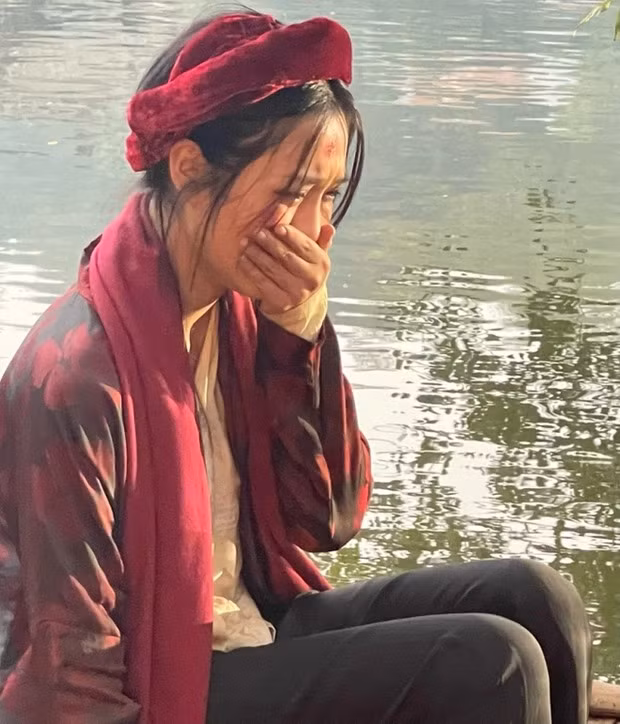 Diệu Thúy là nữ diễn viên đóng đào hát trong Đào, phở và piano. Nhân vật của cô không có tên, có những phân đoạn thể hiện sự sẵn sàng hy sinh thân mình vì đất nước.