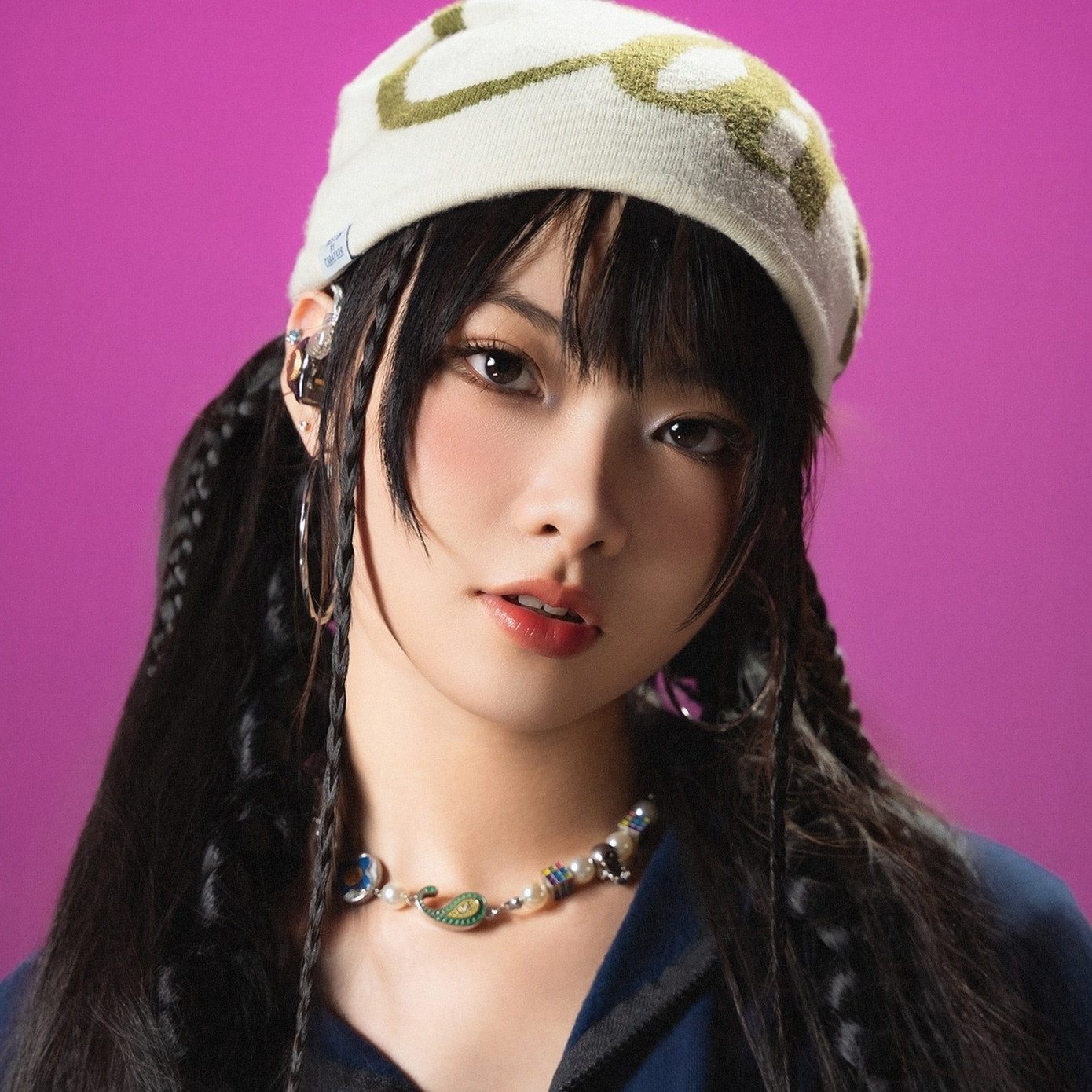 Ca sĩ Ánh Sáng AZA xin lỗi Hieuthuhai.